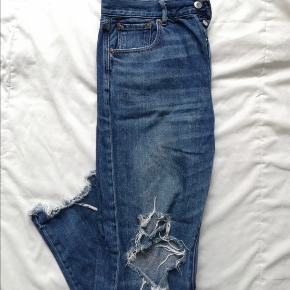 American Eagle Outfitters Hi-Rise Girlfriend Jeans